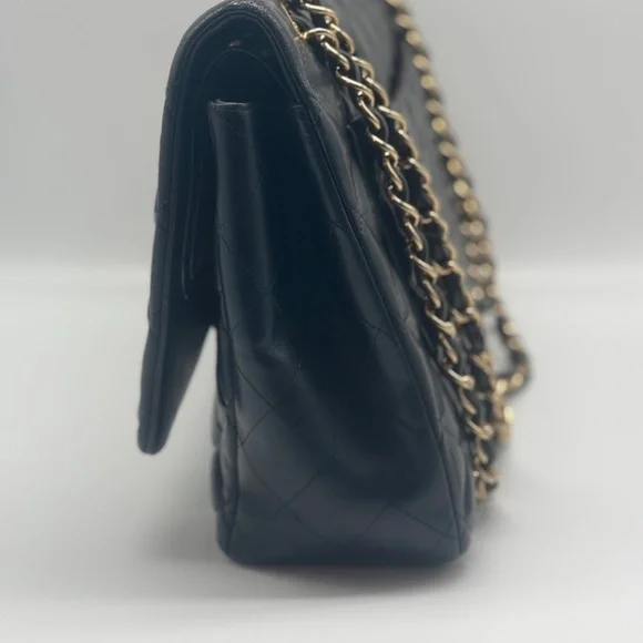 SOLD
Chanel Classic Maxi Double Flap Shoulder Bag (2012) - Picture 4 of 15